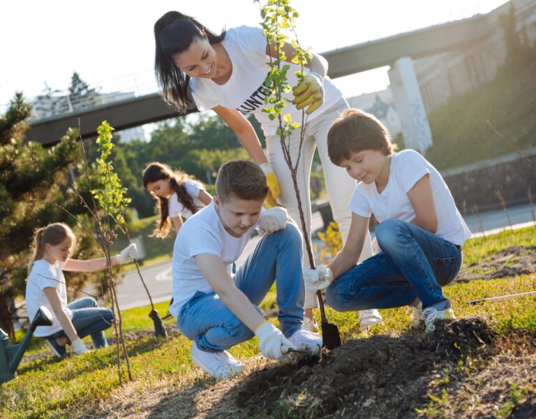 $8K Youth Volunteer Grant